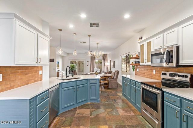 2096 E RIVIERA Drive, Chandler, AZ 85249