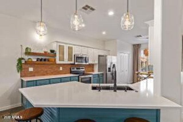 2096 E RIVIERA Drive, Chandler, AZ 85249