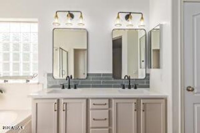 2096 E RIVIERA Drive, Chandler, AZ 85249