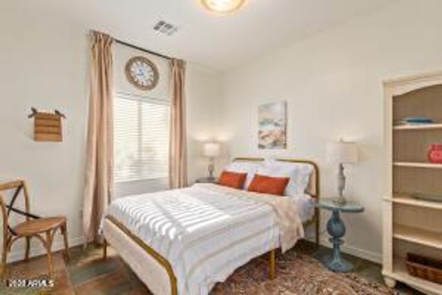 2096 E RIVIERA Drive, Chandler, AZ 85249