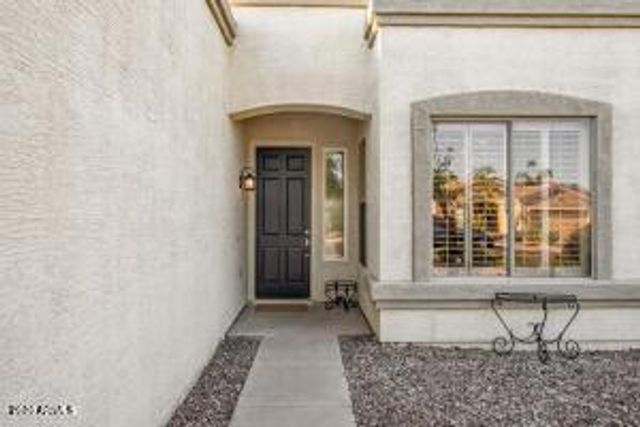 2096 E RIVIERA Drive, Chandler, AZ 85249