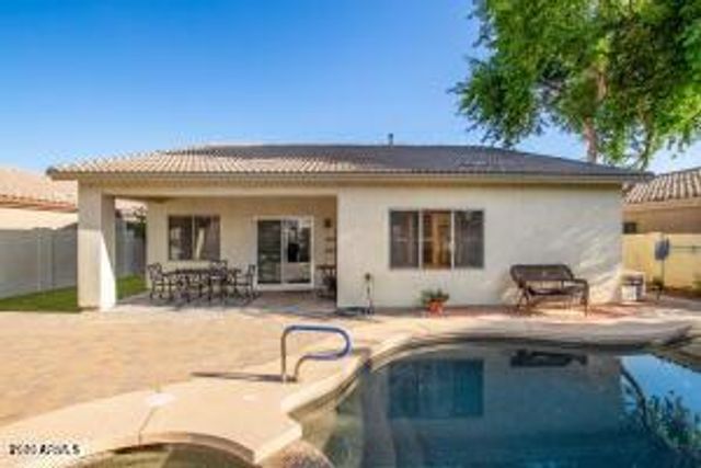 2096 E RIVIERA Drive, Chandler, AZ 85249