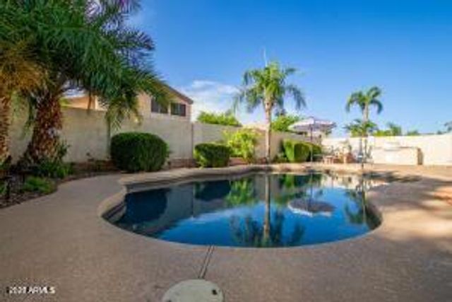 2096 E RIVIERA Drive, Chandler, AZ 85249