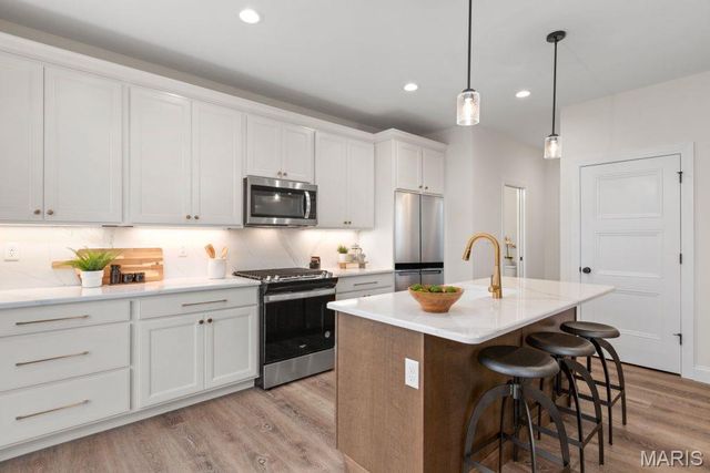 53 Pheasant Ring Drive, St Peters, MO 63376