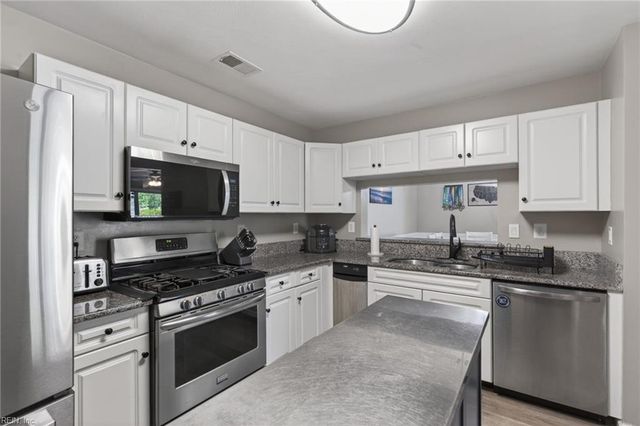 2221 Lesner Cres Apt 101, Virginia Beach, VA 23451
