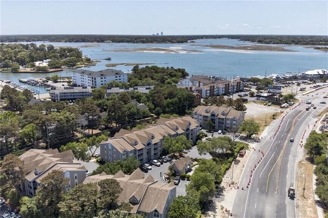 2221 Lesner Cres Apt 101, Virginia Beach, VA 23451