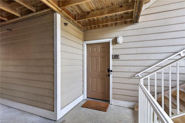 2221 Lesner Cres Apt 101, Virginia Beach, VA 23451