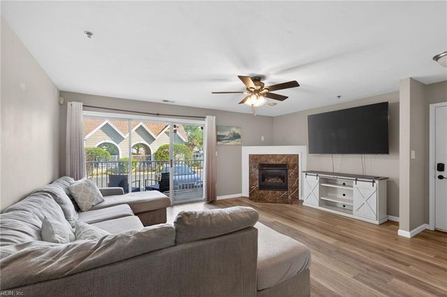 2221 Lesner Cres Apt 101, Virginia Beach, VA 23451