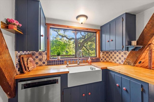 65 Hitchcock, Carmel Valley, CA 93924