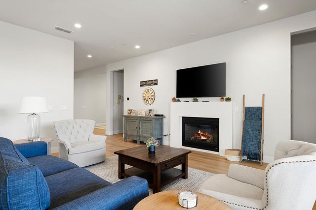 4228 Grey Hawk St, Folsom, CA 95630