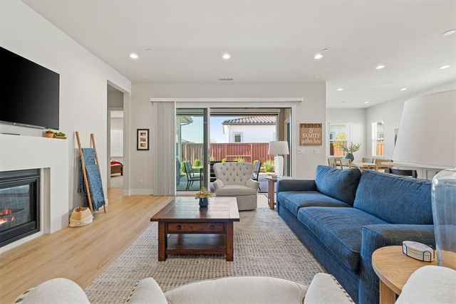 4228 Grey Hawk St, Folsom, CA 95630