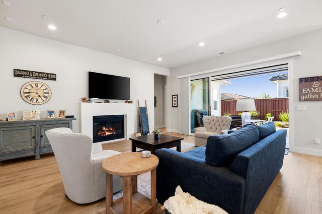 4228 Grey Hawk St, Folsom, CA 95630