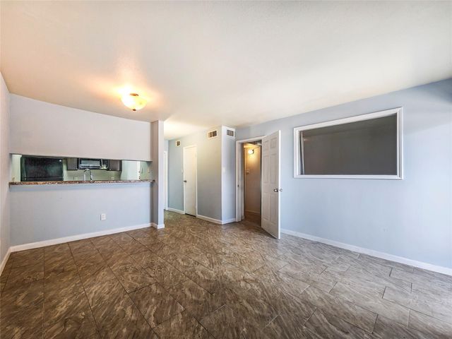 2820 S Bartell Drive 1, Houston, TX 77054