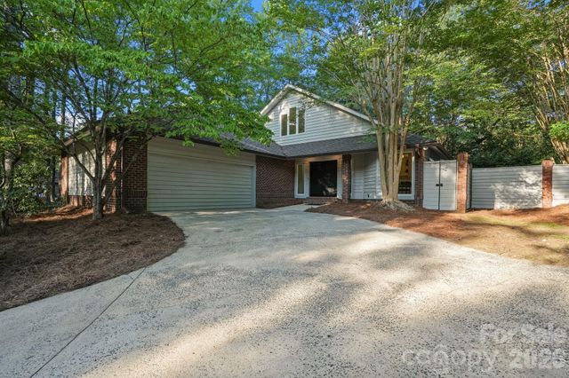 6301 Saddlebrook Court, Charlotte, NC 28226
