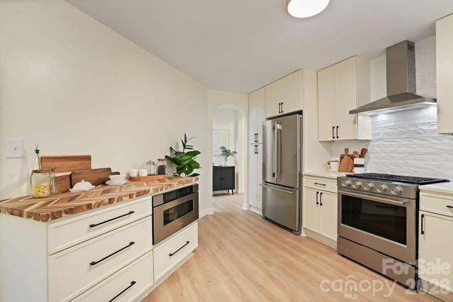 6301 Saddlebrook Court, Charlotte, NC 28226