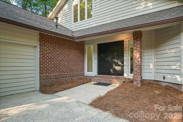 6301 Saddlebrook Court, Charlotte, NC 28226