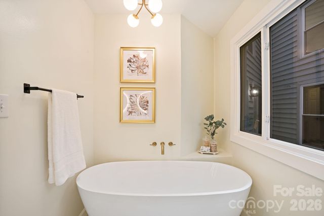 6301 Saddlebrook Court, Charlotte, NC 28226