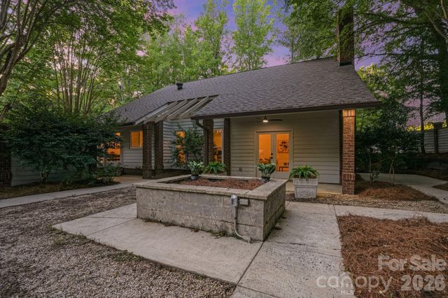 6301 Saddlebrook Court, Charlotte, NC 28226