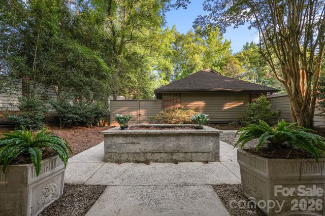 6301 Saddlebrook Court, Charlotte, NC 28226
