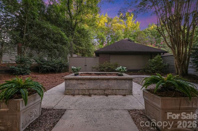 6301 Saddlebrook Court, Charlotte, NC 28226