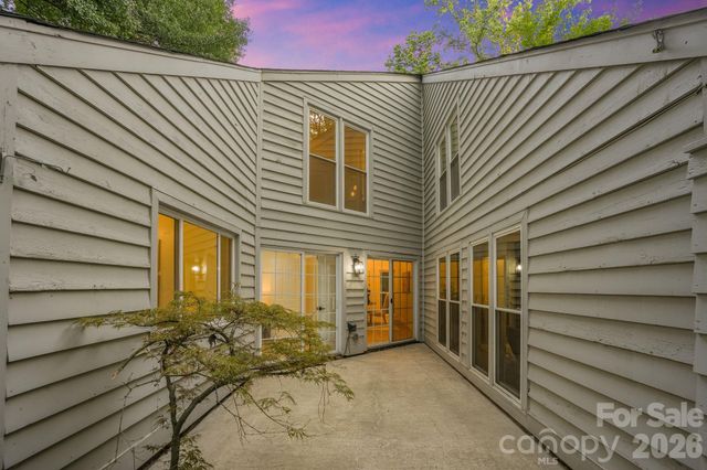 6301 Saddlebrook Court, Charlotte, NC 28226