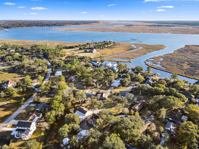 1820 Alice Drive, Charleston, SC 29407