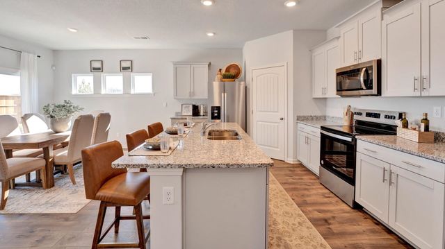 645 RIVERDALE DR, Oakland, TN 38060