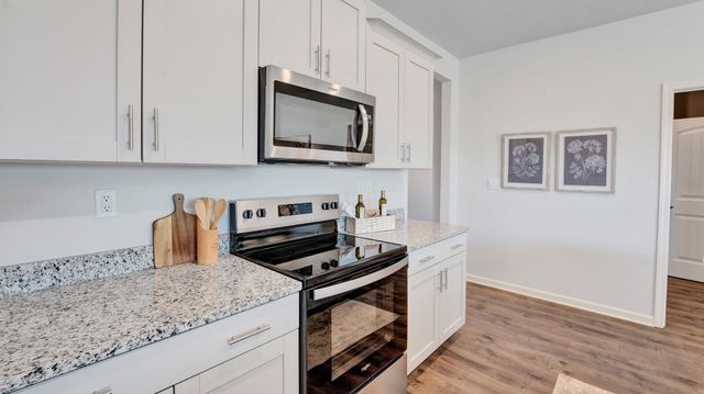 645 RIVERDALE DR, Oakland, TN 38060