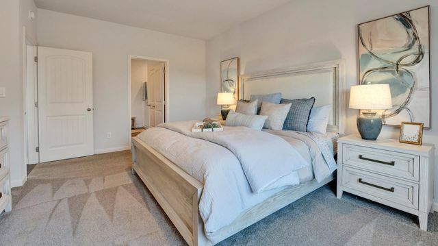 645 RIVERDALE DR, Oakland, TN 38060