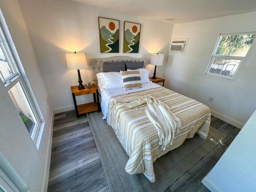 Image 12 of property listing at 9360 N Blackstone # 135, Fresno, CA 93720