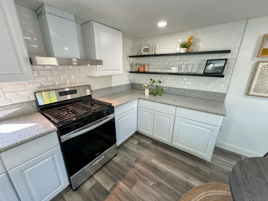 Image 13 of property listing at 9360 N Blackstone # 135, Fresno, CA 93720