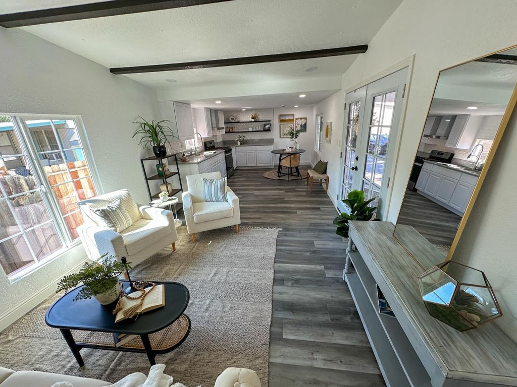 Image 16 of property listing at 9360 N Blackstone # 135, Fresno, CA 93720