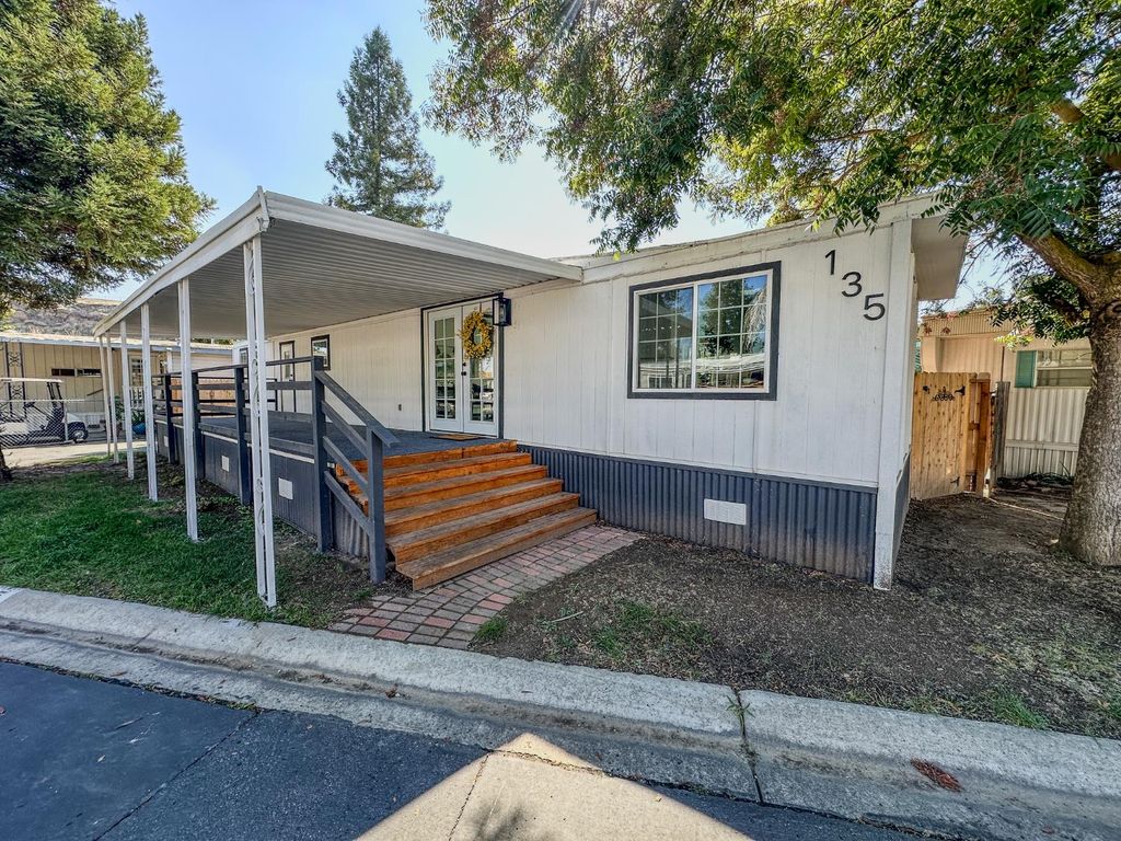 Image 18 of property listing at 9360 N Blackstone # 135, Fresno, CA 93720