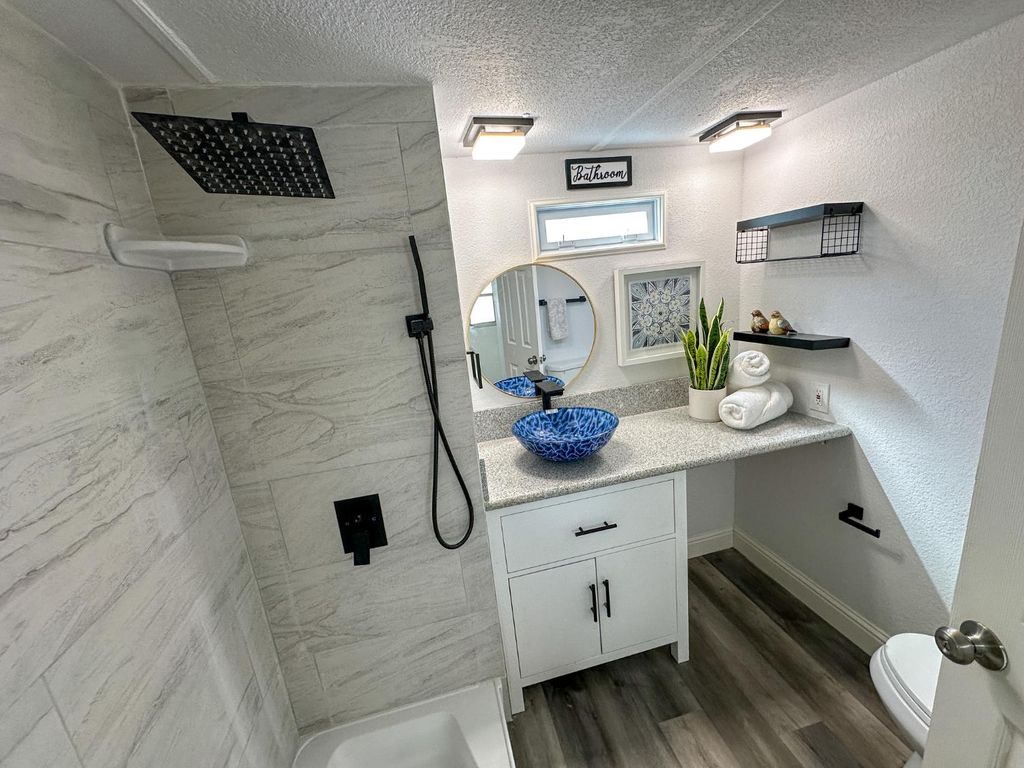 Image 7 of property listing at 9360 N Blackstone # 135, Fresno, CA 93720