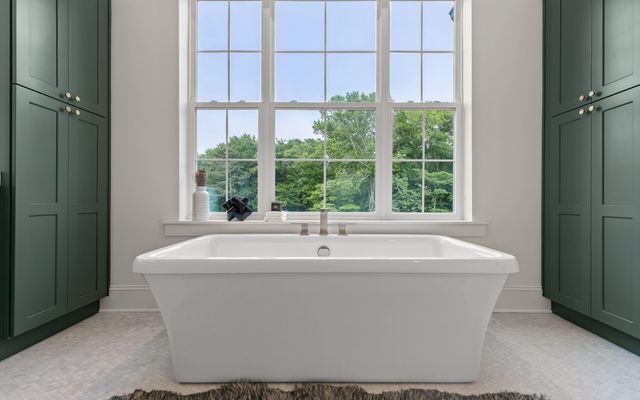 1825 Sawyer Farms Lane, Signal Mountain, TN 37377