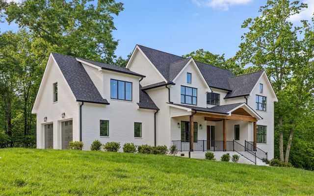 1825 Sawyer Farms Lane, Signal Mountain, TN 37377