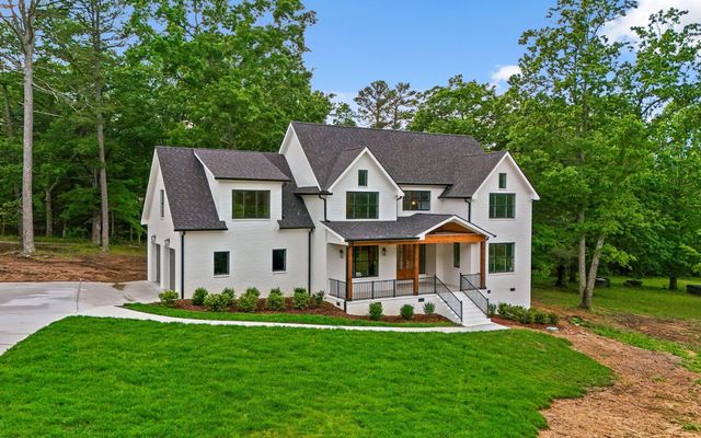 1825 Sawyer Farms Lane, Signal Mountain, TN 37377