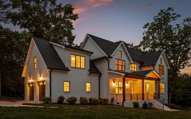 1825 Sawyer Farms Lane, Signal Mountain, TN 37377