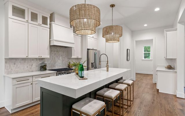 1825 Sawyer Farms Lane, Signal Mountain, TN 37377