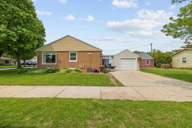 1304 Mead AVENUE, Sheboygan, WI 53081