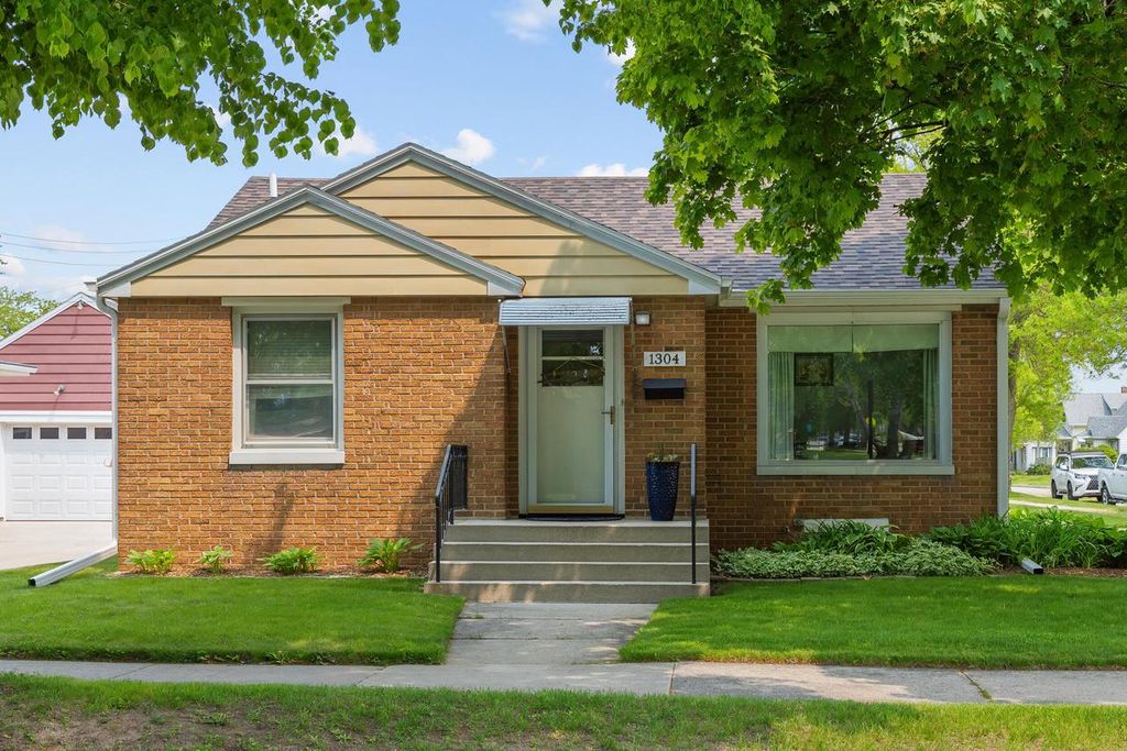 1304 Mead AVENUE, Sheboygan, WI 53081