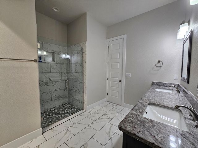 21403 Patton Ave B, Lago Vista, TX 78645