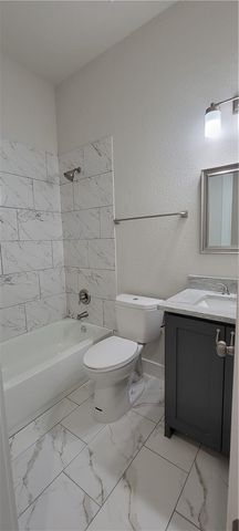 21403 Patton Ave B, Lago Vista, TX 78645
