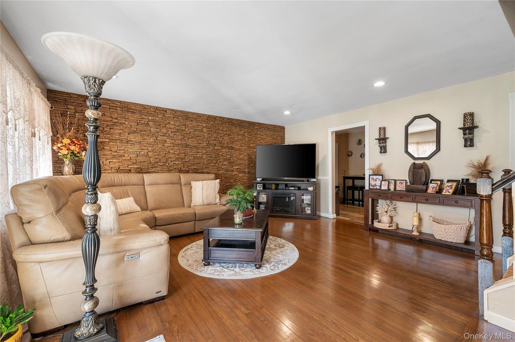 85 N Walnut Street 0, Massapequa, NY 11758 — photo 3