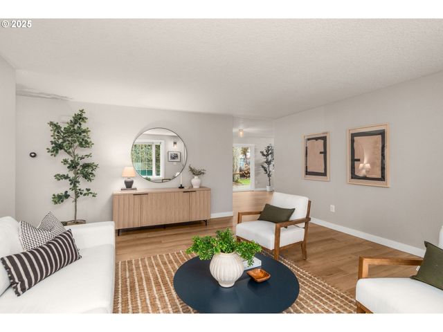 3958 Ne LAURA St, Hillsboro, OR 97124