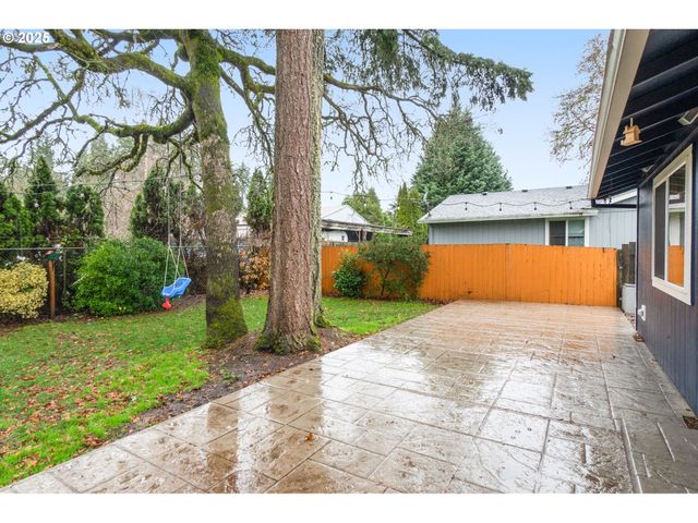 3958 Ne LAURA St, Hillsboro, OR 97124