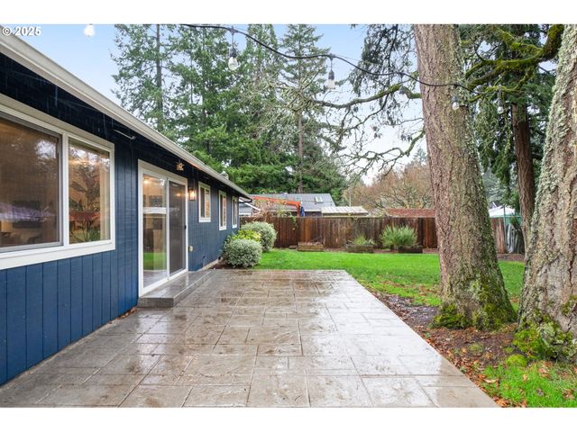 3958 Ne LAURA St, Hillsboro, OR 97124