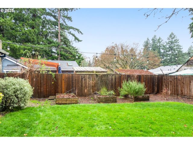 3958 Ne LAURA St, Hillsboro, OR 97124