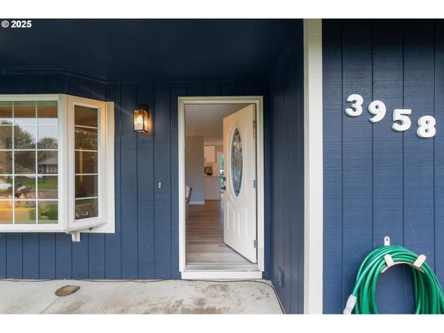 3958 Ne LAURA St, Hillsboro, OR 97124