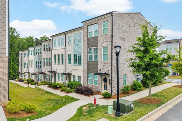 2651 Stream Terrace NW, Atlanta, GA 30318